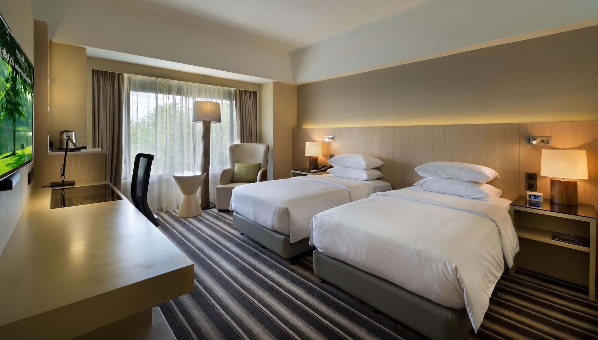 Отель The Saujana Kuala Lumpur Шах-Алам Экстерьер фото Deluxe Room