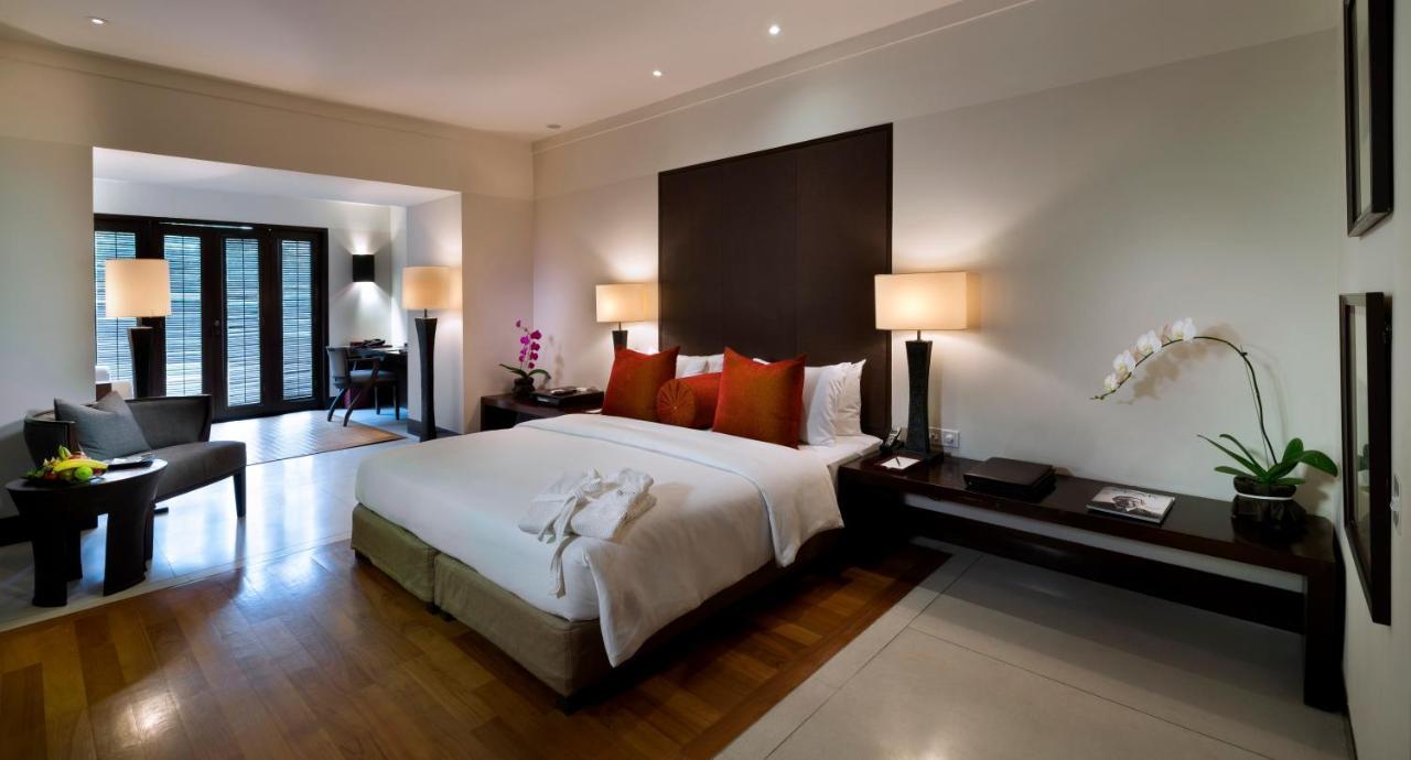 Отель The Saujana Kuala Lumpur Шах-Алам Экстерьер фото A bedroom at the hotel